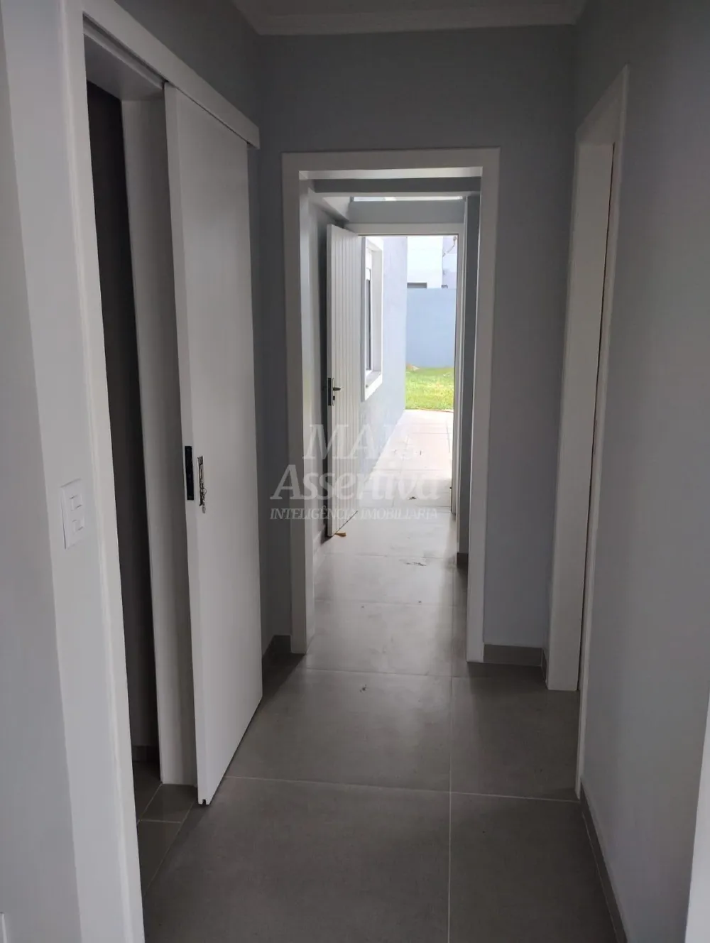 Excelente casa a venda em Tramandaí - 3 dormitórios, 2 vagas de garagem