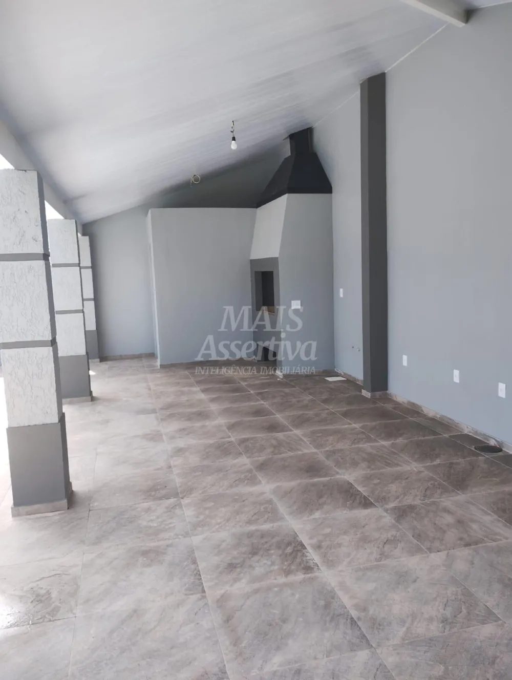Excelente casa a venda em Tramandaí - 3 dormitórios, 2 vagas de garagem