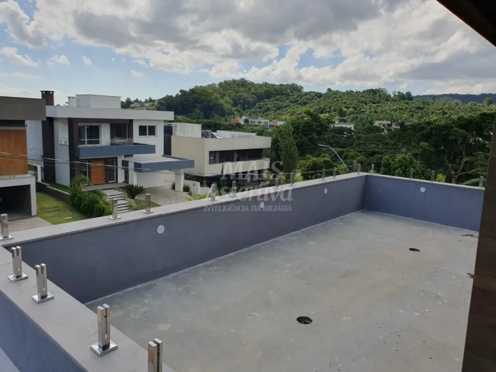 Excelente sobrado de alto padrão em Alphaville, Residencial Lombardia - POA