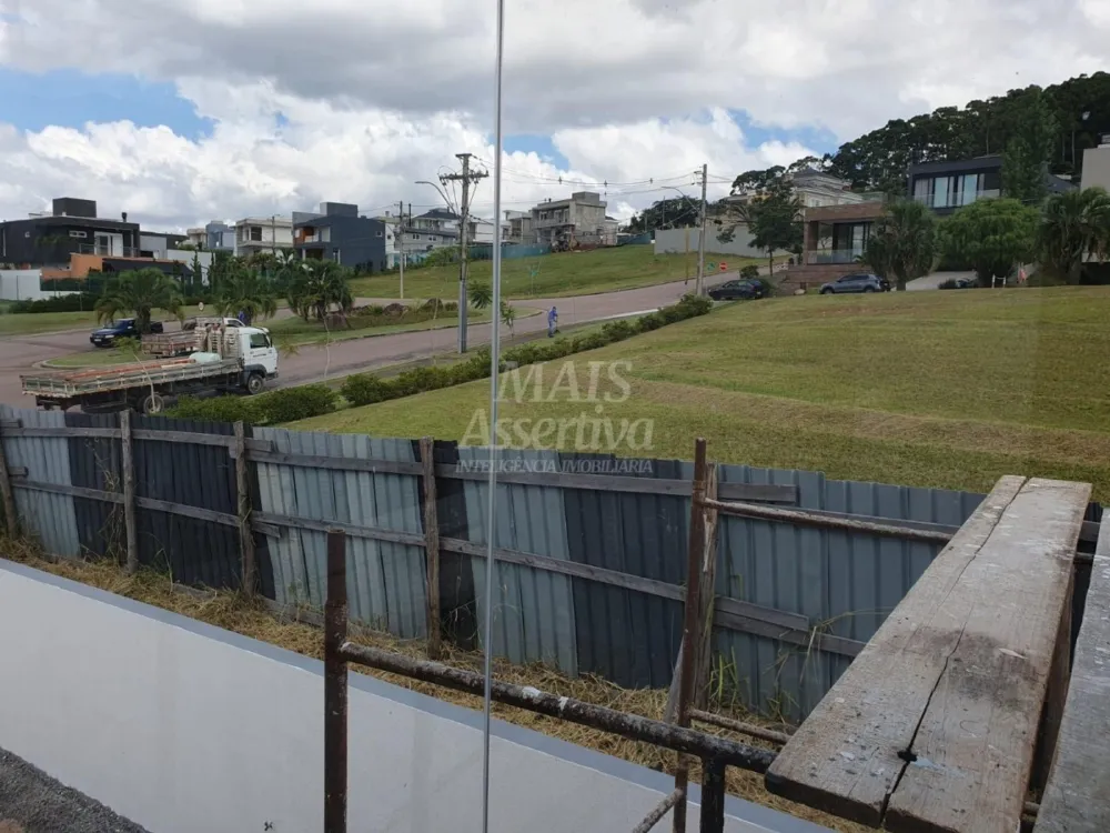 Excelente sobrado de alto padrão em Alphaville, Residencial Lombardia - POA