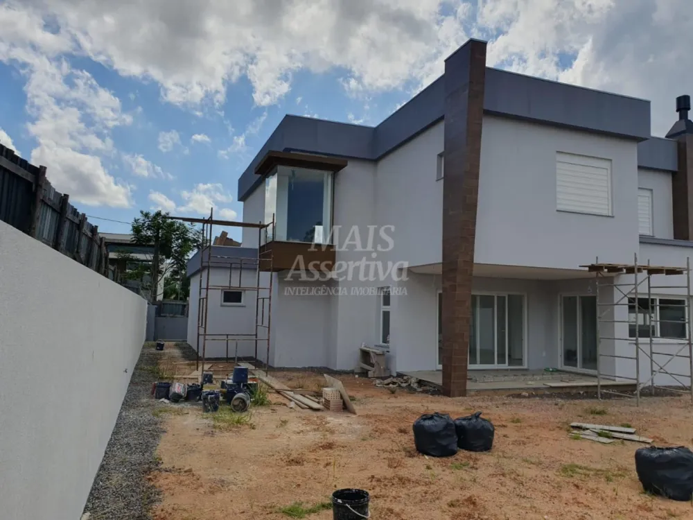 Excelente sobrado de alto padrão em Alphaville, Residencial Lombardia - POA