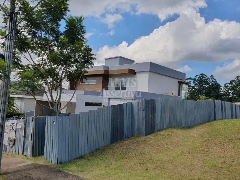 Excelente sobrado de alto padrão em Alphaville, Residencial Lombardia - POA