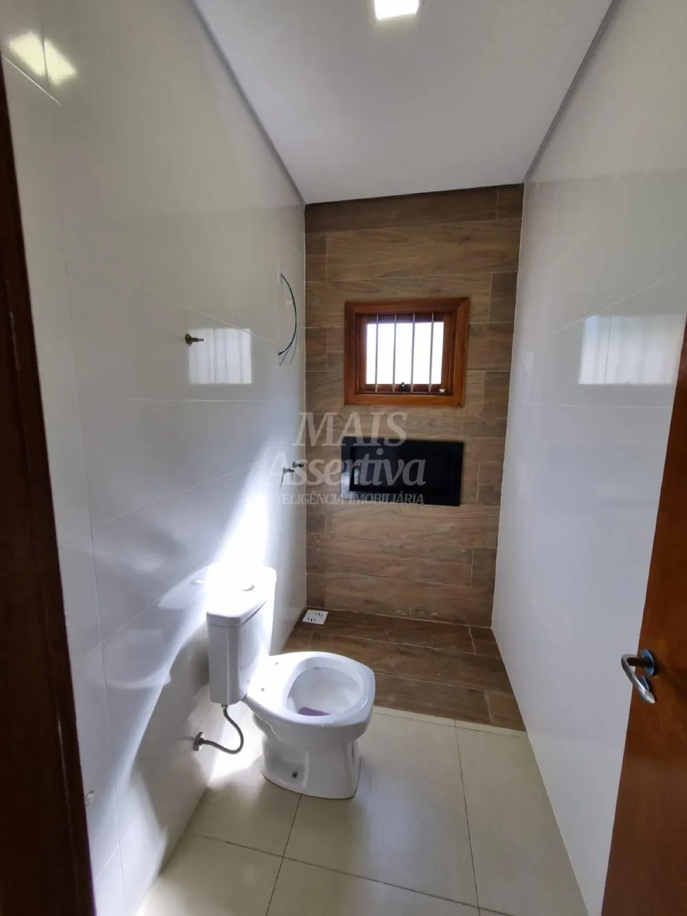 Ótima casa localizada em Tramandaí/RS - 3 dormitórios, 4 vagas de garagem