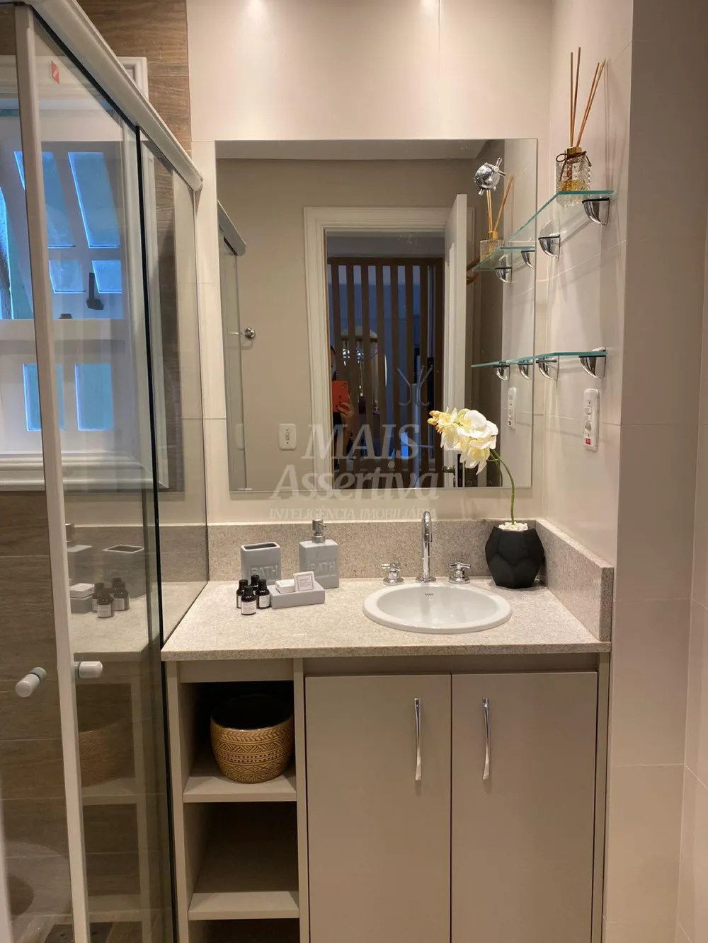 Apartamento mobiliado à venda na Serra Gaúcha, no município de Gramado/RS 