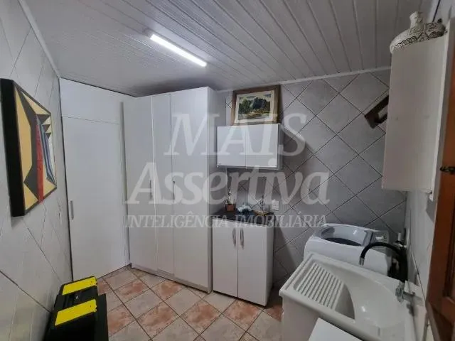 Excelente Sobrado à venda no bairro Nossa Sra. das Graças em Canoas - 2 Vagas