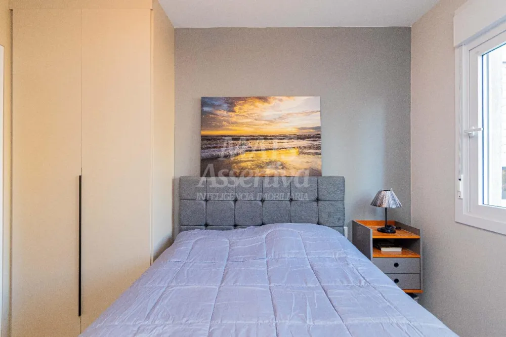 Ótimo apartamento mobiliado e decorado à venda em Porto Alegre/RS