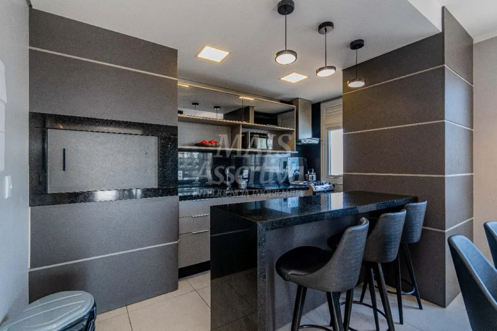 Ótimo apartamento mobiliado e decorado à venda em Porto Alegre/RS