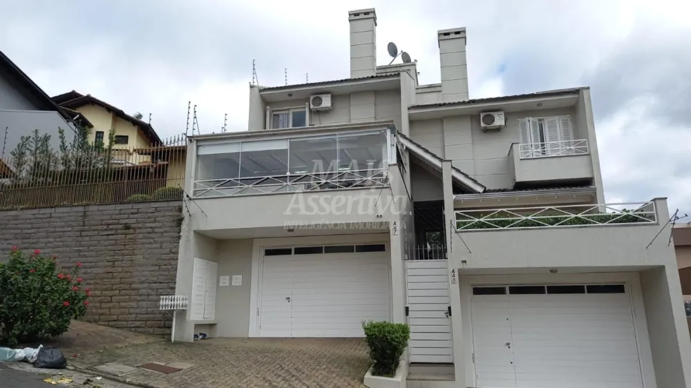 Lindo sobrado 03 dormitórios para venda em Novo Hamburgo bairro Hamburgo Velho