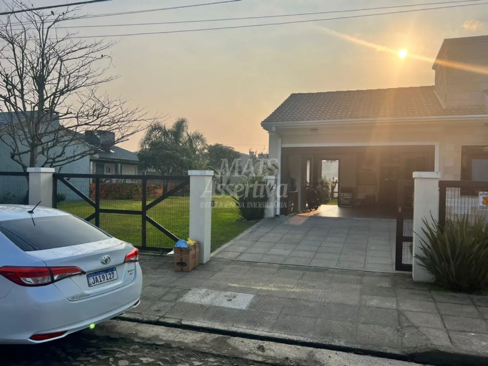 ExcelenteCasa à venda em Xangri-Lá/RS - 3 Dormitórios, 1 Suíte