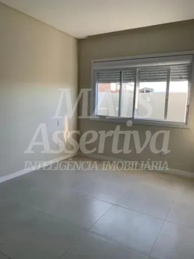 Excelente casa geminada à venda em Capão da Canoa - 3 dormitórios, 2 quadras do mar