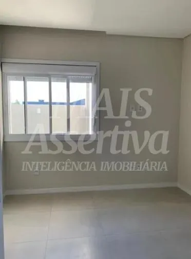 Excelente casa geminada à venda em Capão da Canoa - 3 dormitórios, 2 quadras do mar
