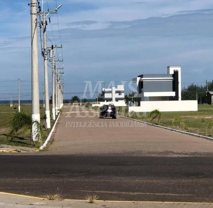 Ótimo terreno em Loteamento à venda no Balneário Bom Jesus em Arroio do Sal - A beira-mar 