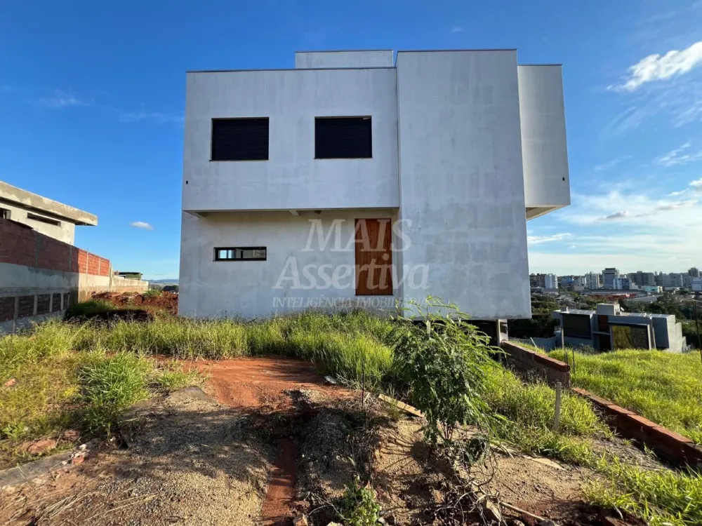 Linda casa moderna e ampla para venda em Campo Bom bairro Colina Deuner 