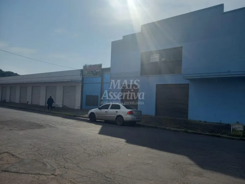 Prédio comercial na lateral da BR-116, bairro Scharlau em São Leopoldo