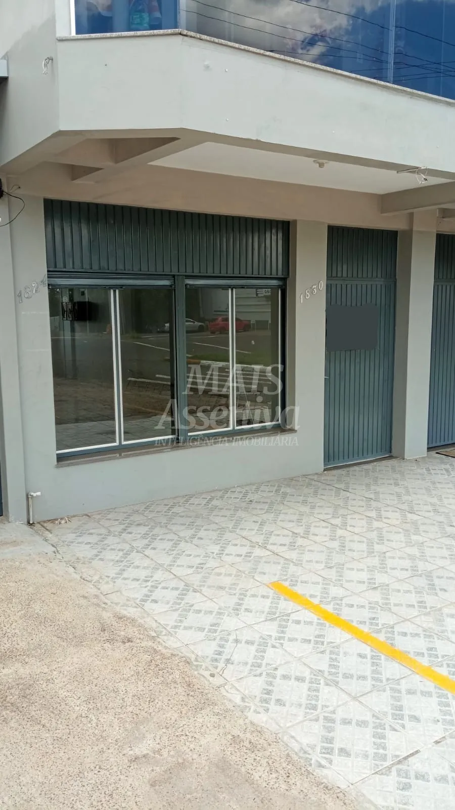 Sala comercial, térrea na Av. Coronel Travassos para locação