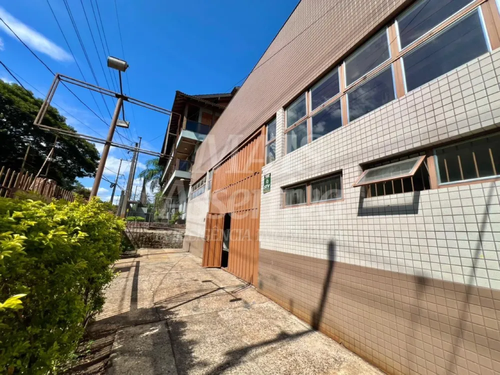 Prédio comercial de 400m² para locação na Rua Guia Lopes 