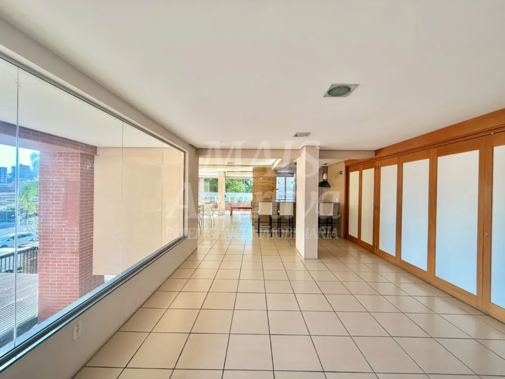 Apartamento semi mobiliado para venda no Edifício Downtown, Centro de Novo Hamburgo/RS. 