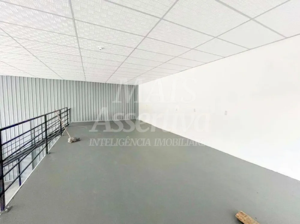 Ótimo prédio comercial com mezanino para locação no bairro Guarani 