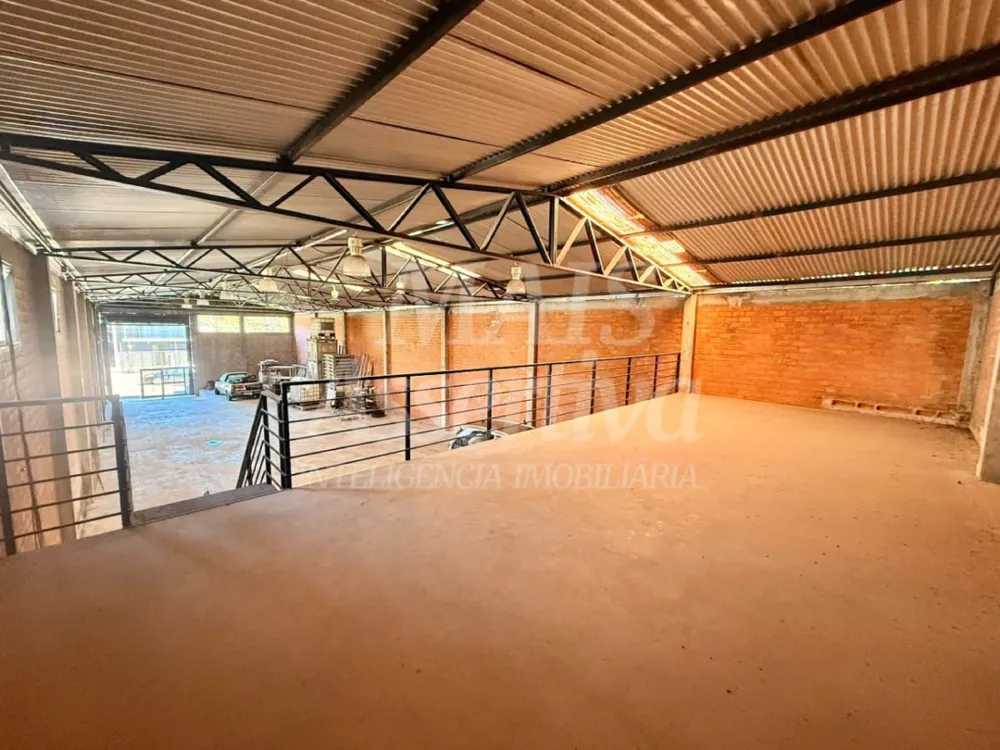 Prédio comercial para locação de 394,00m² no bairro Rondônia em Novo Hamburgo 