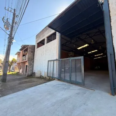 Prédio comercial para locação de 394,00m² no bairro Rondônia em Novo Hamburgo 