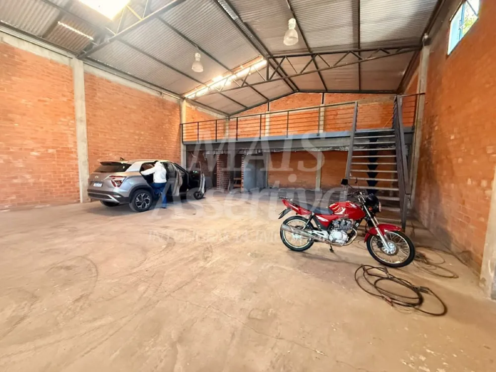 Prédio comercial para locação de 394,00m² no bairro Rondônia em Novo Hamburgo 