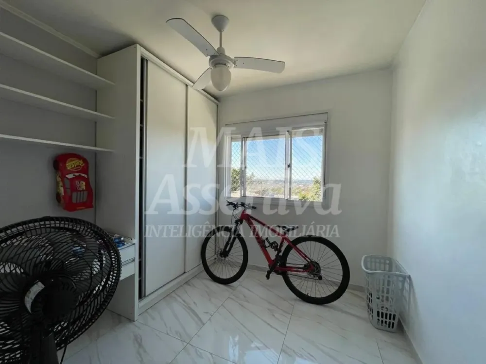 Excelente apartamento à venda - 3 Dormitórios, semi mobiliado e com sacada!