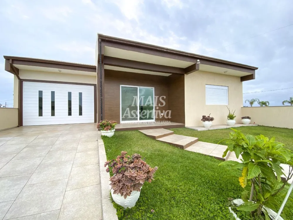 Casa para Venda em Torres / RS no bairro Zona Nova