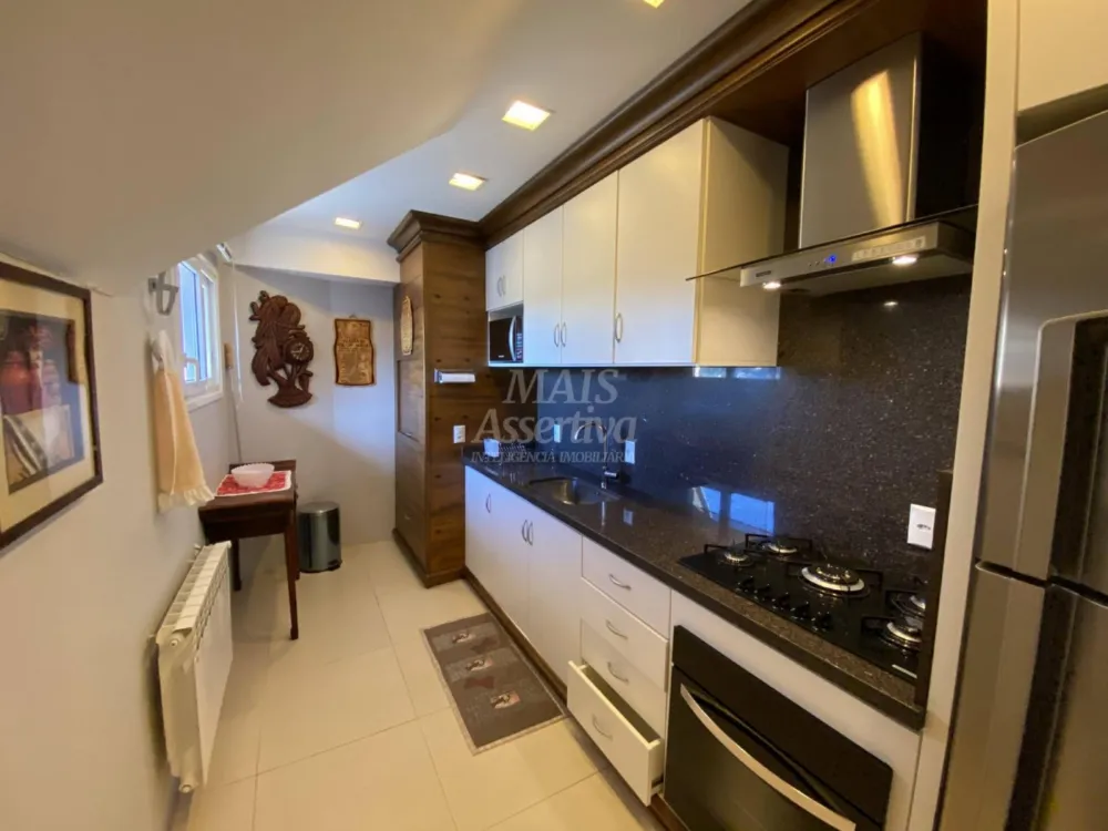 COBERTURA DUPLEX FINAMENTE MOBILIADA  E DECORADA PARA VENDA EM CANELA 