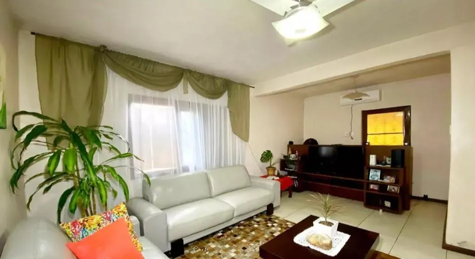 Sobrado para Venda em Novo Hamburgo / RS no bairro Canudos