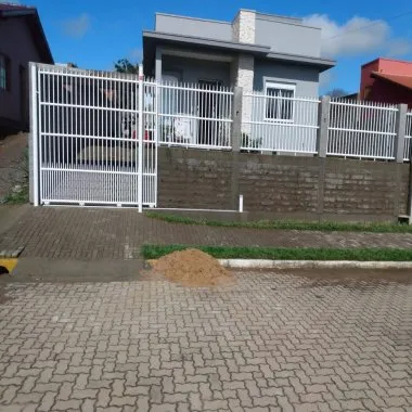 Excelente casa semi-mobiliada em Araricá/RS - 2 Dormitórios
