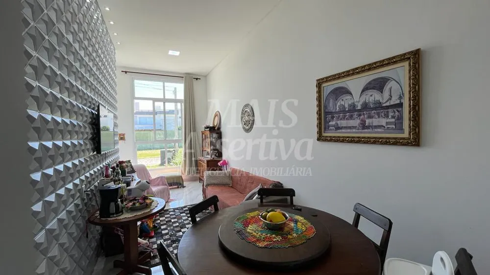 Casa semimobiliada para venda em Xangri-lá Noiva do Mar.