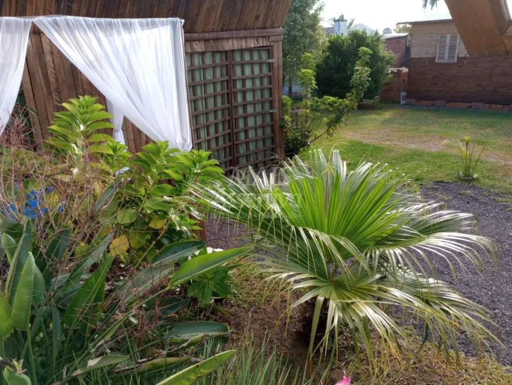 Casa a venda no bairro Quatro Lagos em Arroio do Sal/RS - 2 dormitórios