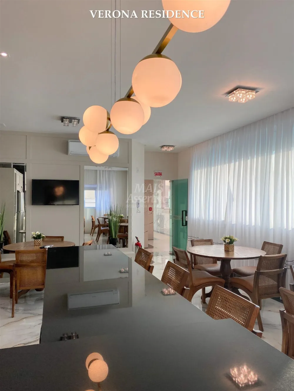 Excelente Apartamento com 03 Suítes para Venda em Itapema Meia Praia