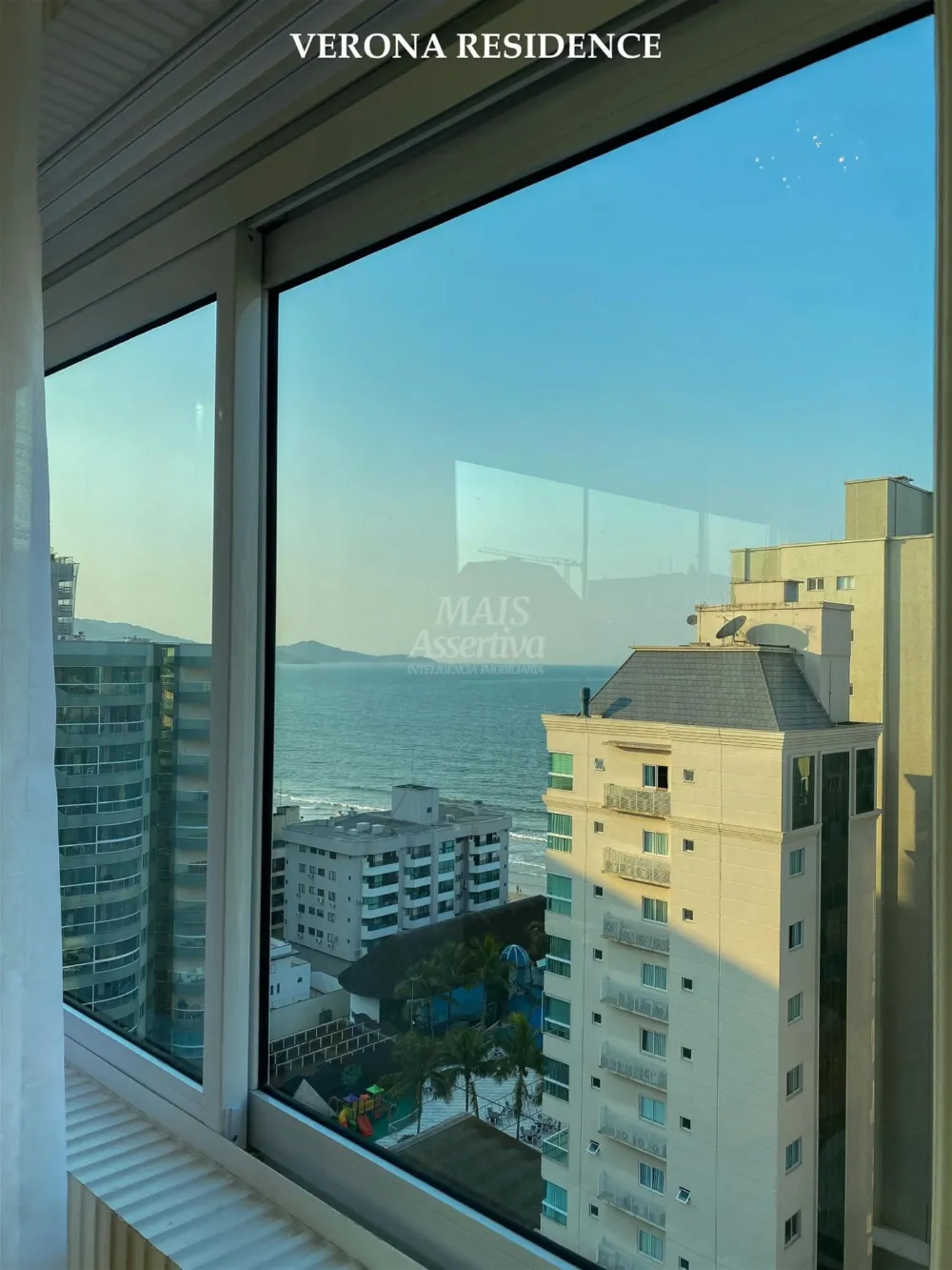 Excelente Apartamento com 03 Suítes para Venda em Itapema Meia Praia
