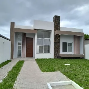 Excelente casa a venda localizada no centro de Tramandaí/RS - 2 dormitórios