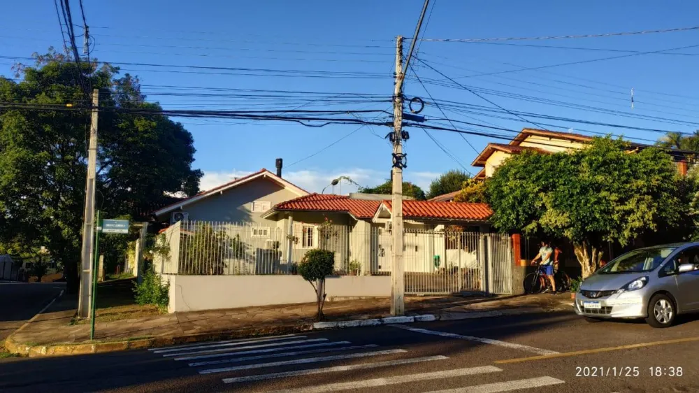 Casa para venda no bairro Guarani, Novo Hamburgo - 3 dormitórios 
