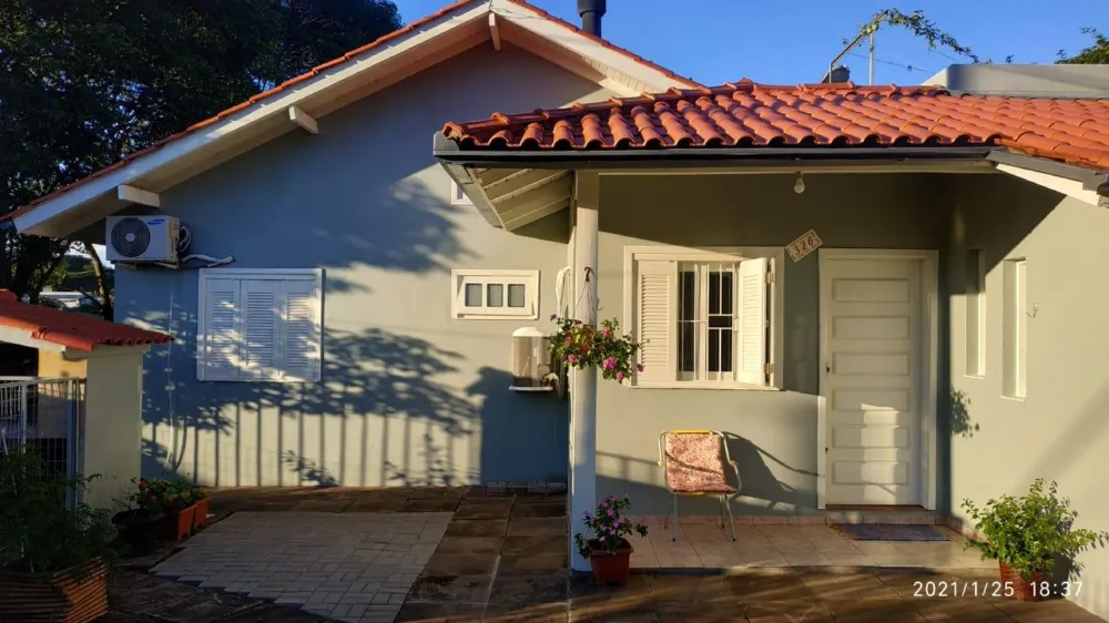 Casa para venda no bairro Guarani, Novo Hamburgo - 3 dormitórios 