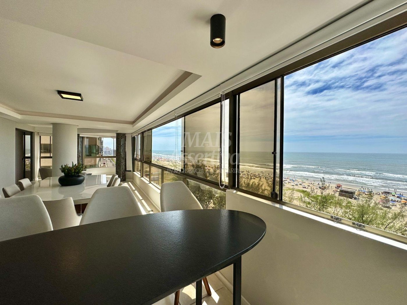 Excelente apartamento de luxo mobiliado em Capão da Canoa/RS