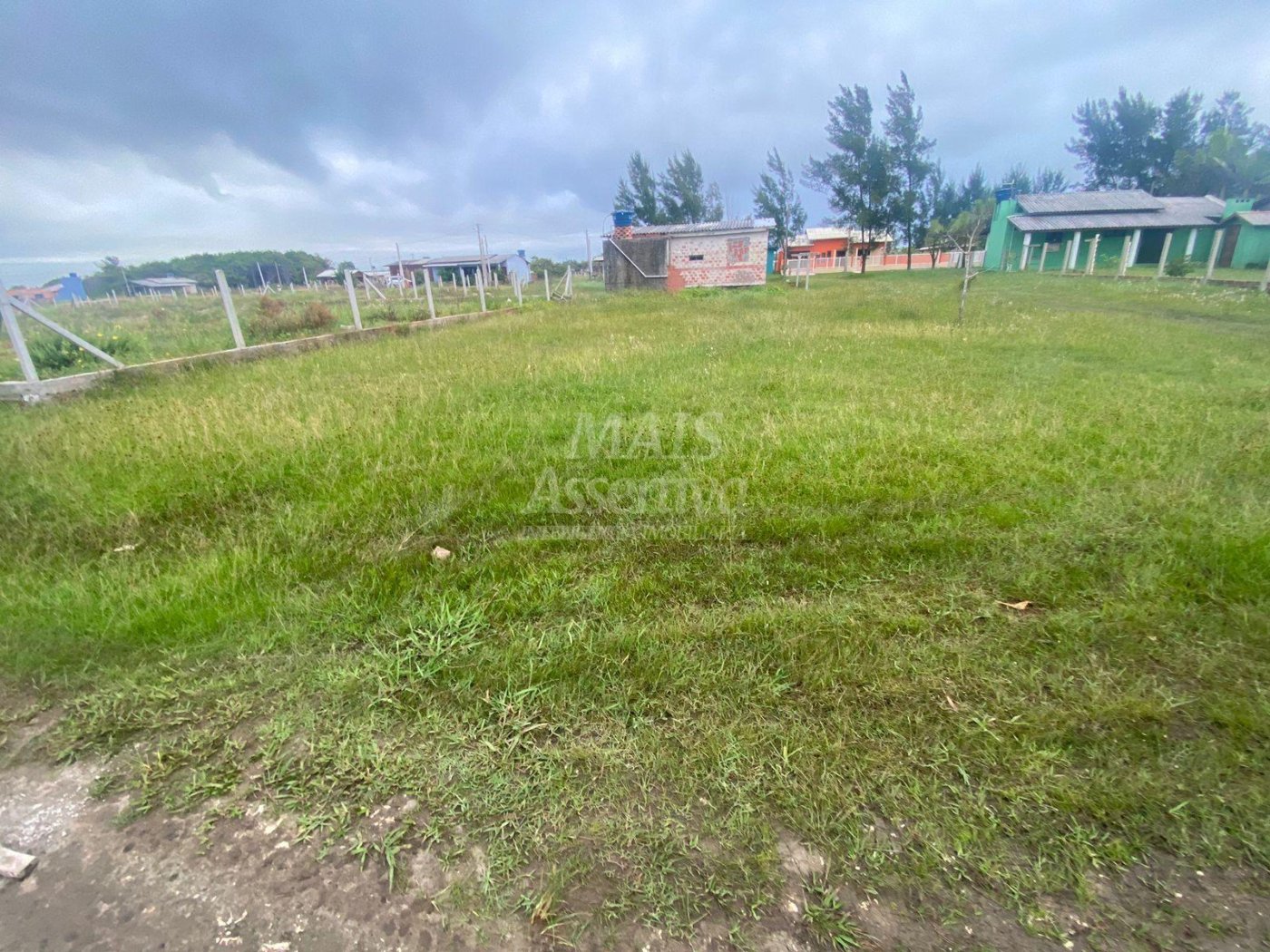 Terreno de esquina em Condomínio Balneário Gaivota