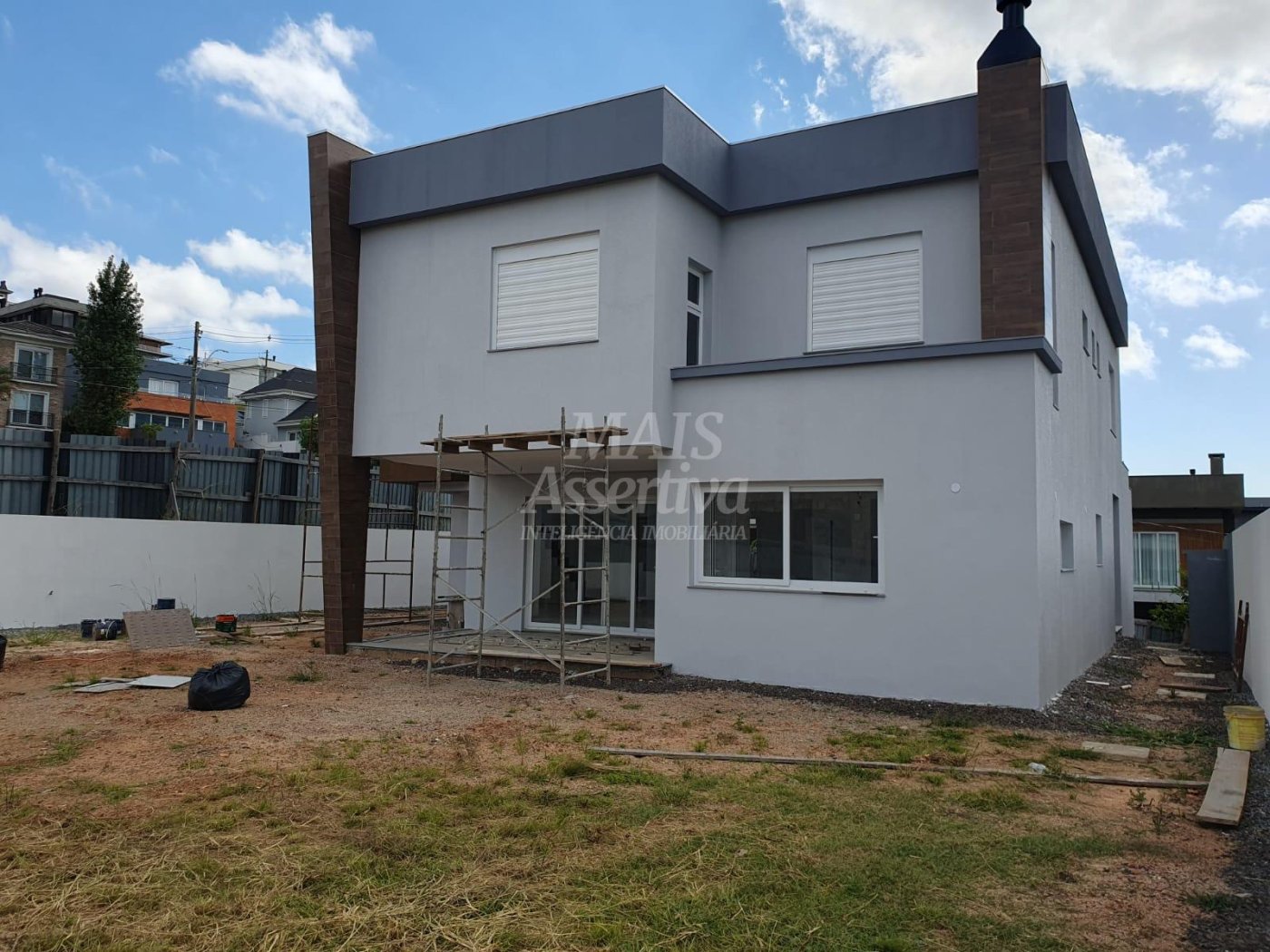 Excelente sobrado de alto padrão em Alphaville, Residencial Lombardia - POA