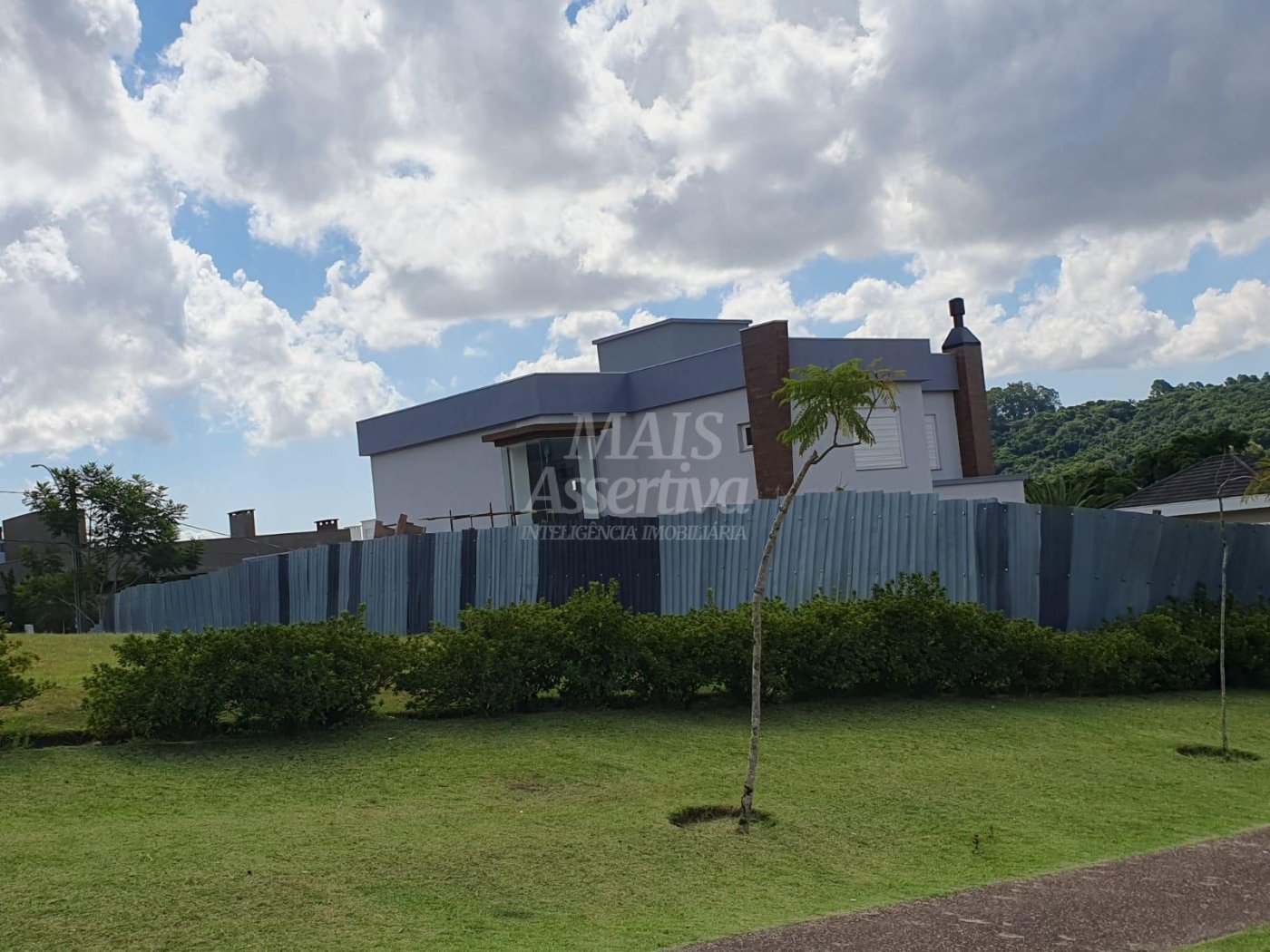 Excelente sobrado de alto padrão em Alphaville, Residencial Lombardia - POA