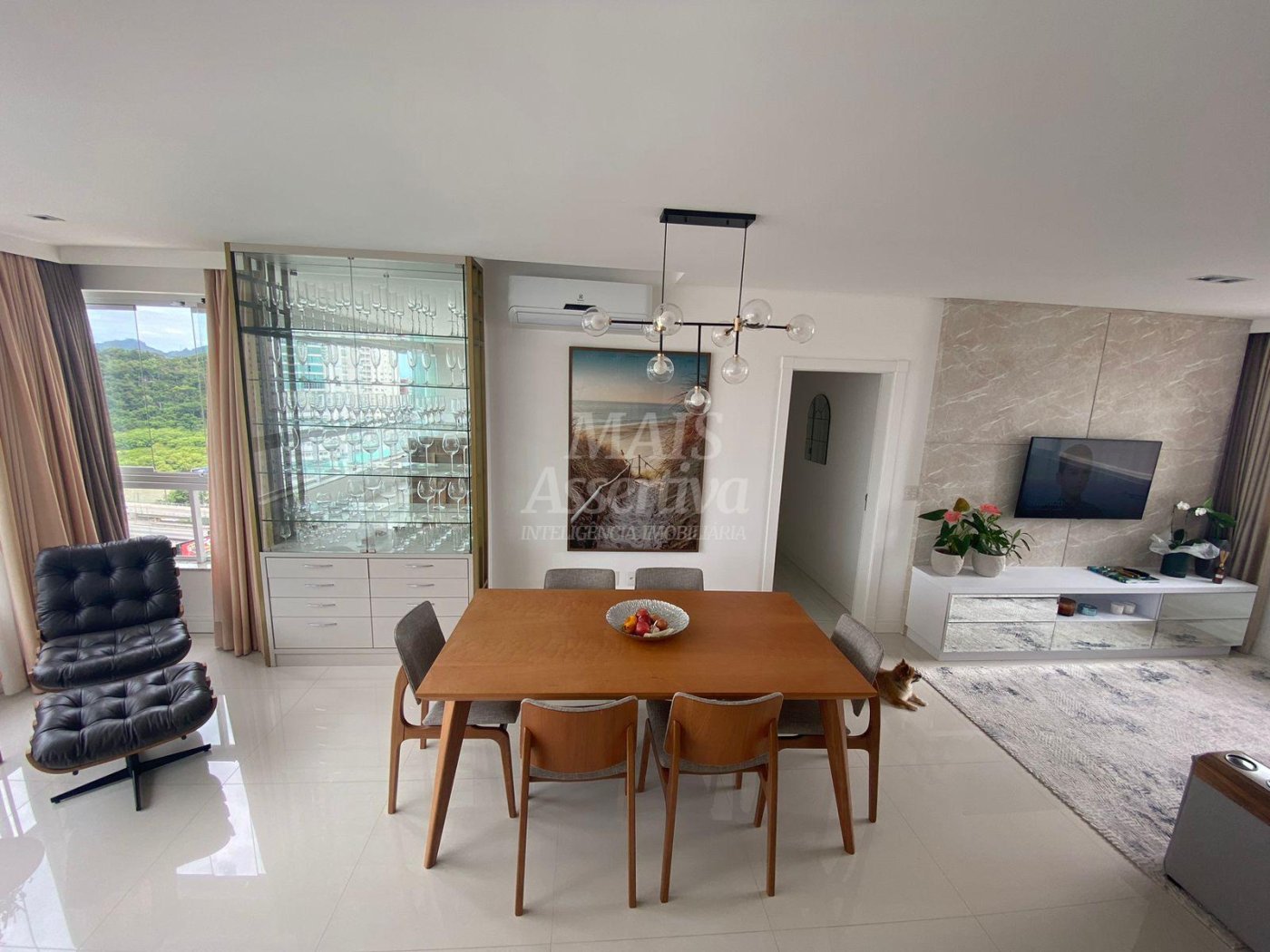 Excelente apartamento de alto padrão a venda no centro de Balneário Camboriú/SC 