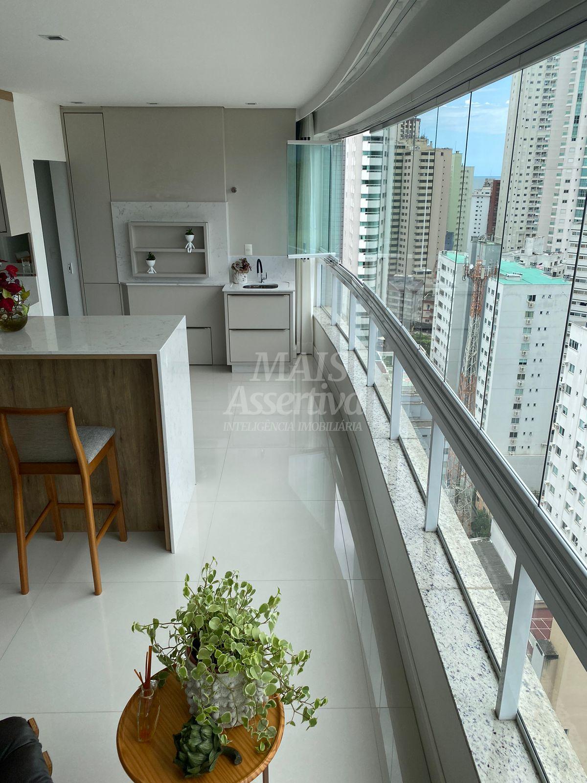 Excelente apartamento de alto padrão a venda no centro de Balneário Camboriú/SC 