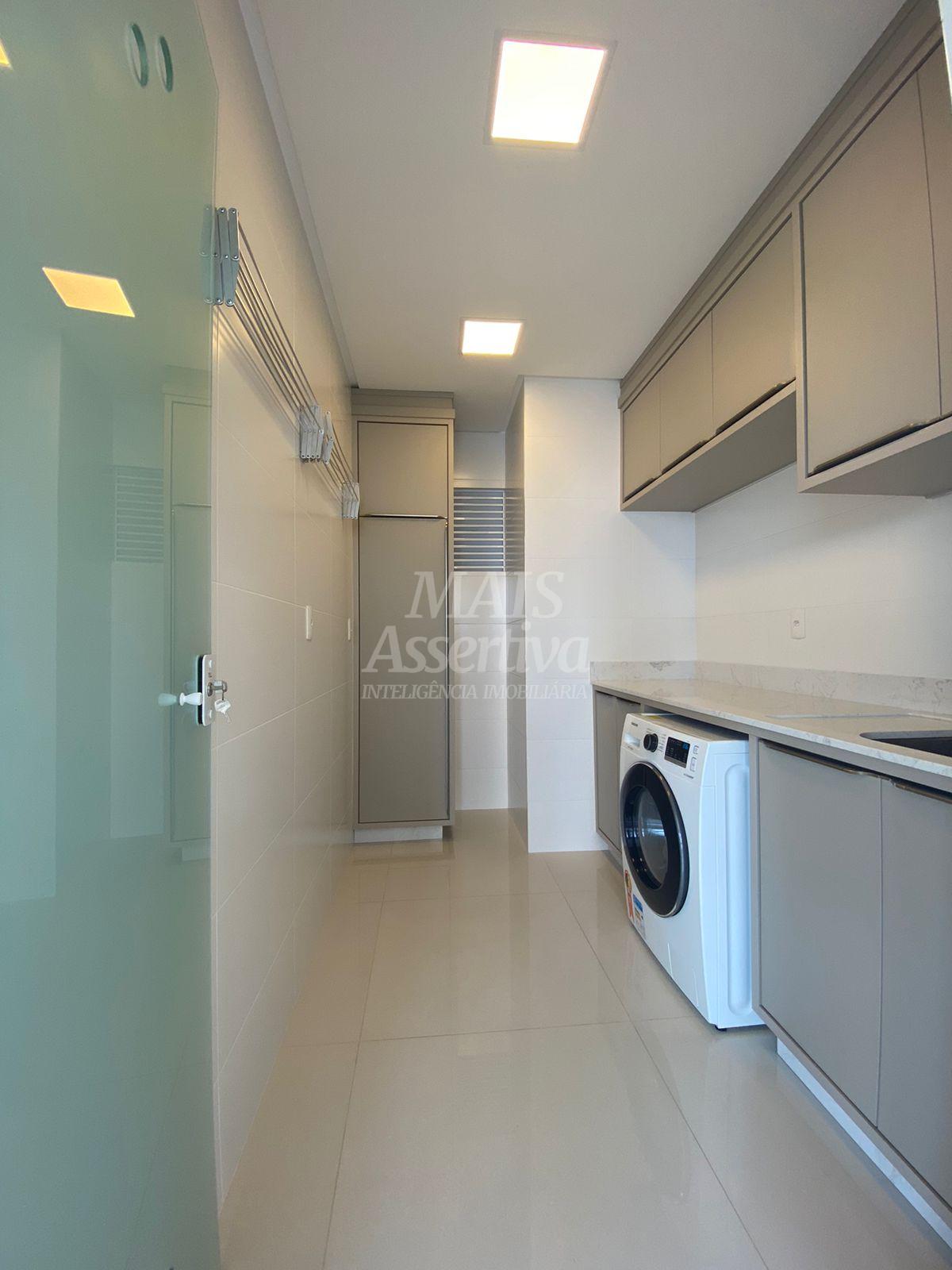 Excelente apartamento de alto padrão a venda no centro de Balneário Camboriú/SC 