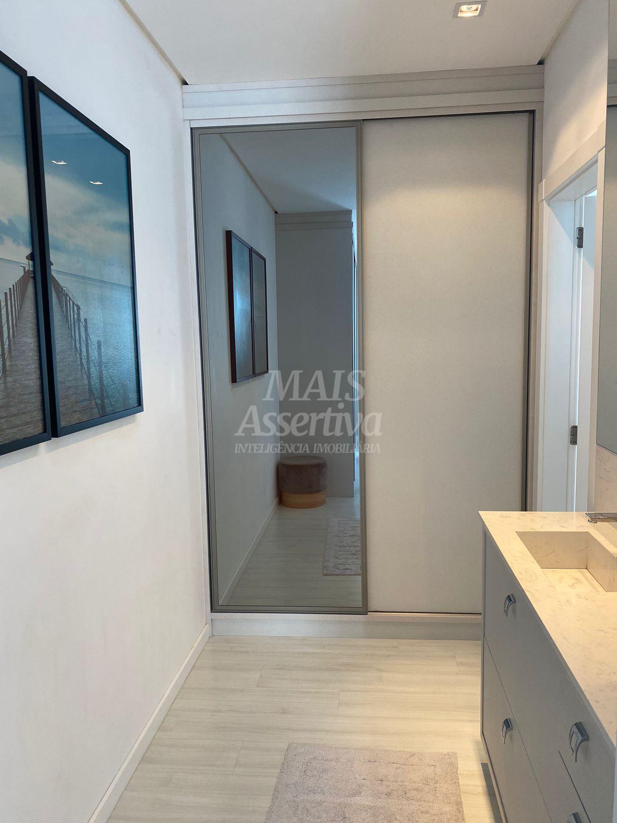 Excelente apartamento de alto padrão a venda no centro de Balneário Camboriú/SC 