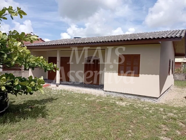 Ótima casa a venda localizada no bairro Imara em Imbé/RS - 3 dormitórios