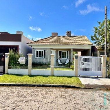 Casa mobiliada para venda em Xangrilá Rainha do Mar