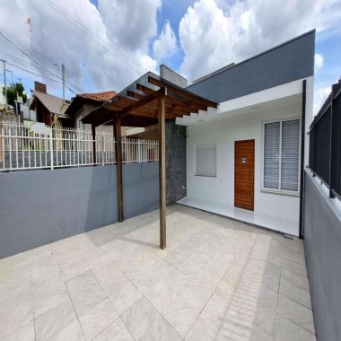 Casa com piscina  para venda em Campo Bom Bairro Imigrante