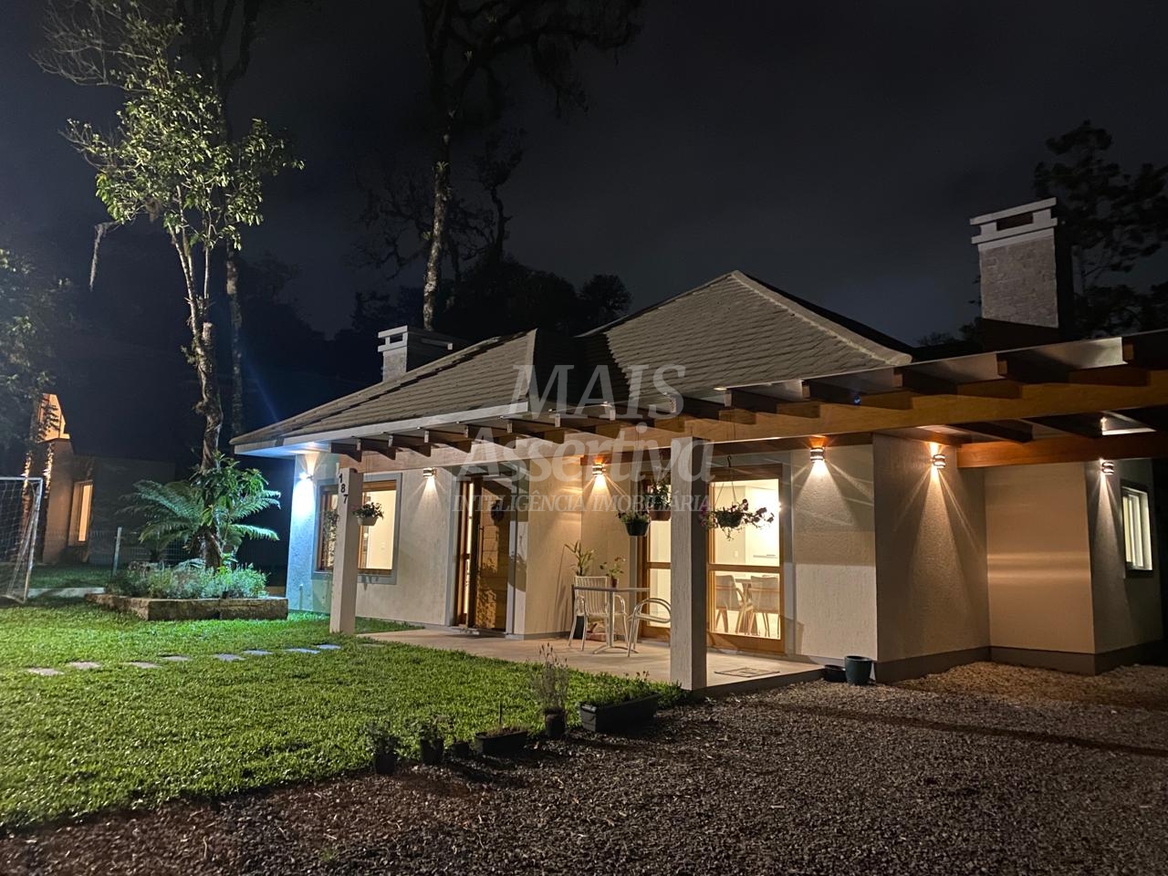 Excelente casa à venda na Serra Gaúcha, no município de Gramado/RS-3 dormitórios