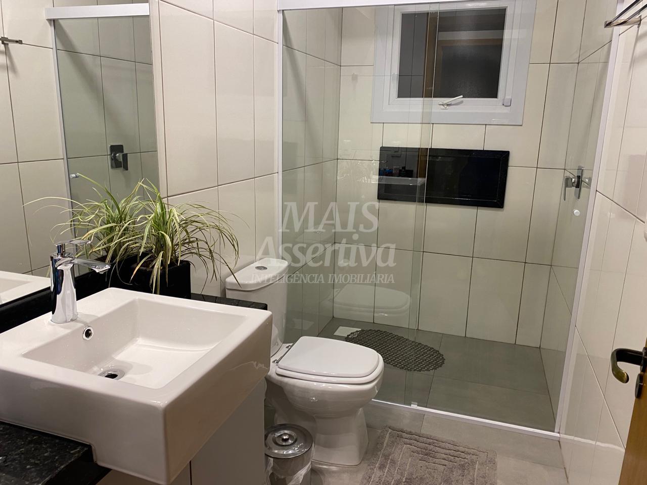 Excelente casa à venda na Serra Gaúcha, no município de Gramado/RS-3 dormitórios